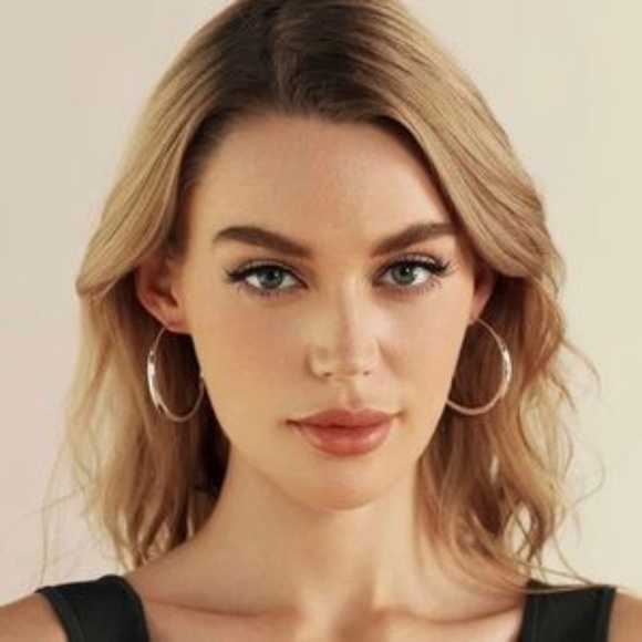 Silver 18k white Plated Chunky Hoop Earrings - Picture 3 of 3